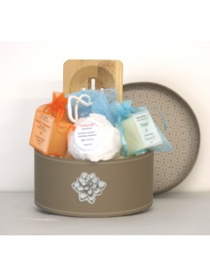 Natural cosmetics basket with a soap dish