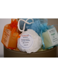 Natural cosmetics basket with a soap dish